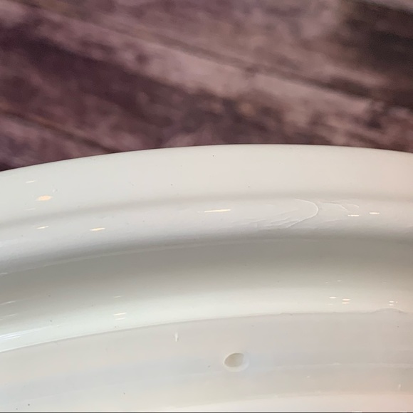 10 Strawberry Street ~ North Pole Bed & Breakfast Ceramic Cookie Tin - Picture 9 of 13